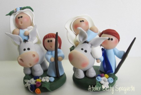 Sagrada Familia em biscuit com burrito 8cm